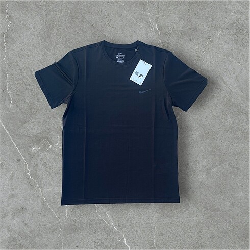 NIKE T-SHİRT