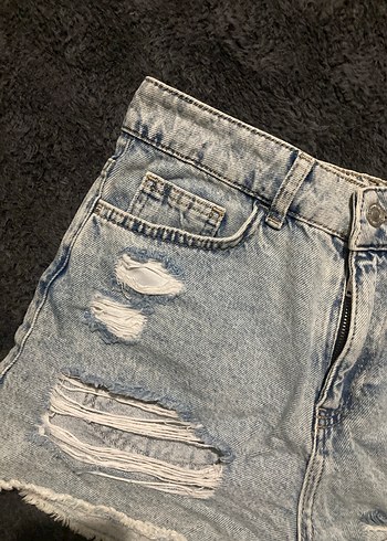 Gevşek Kesim Yırtık Mini Kot Şort - Görsel 2