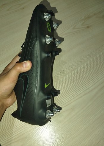 40 Beden Siyah Bağcıklı Erkek Futbol Ayakkabısı