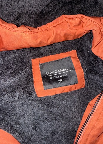 Lcw Kahverengi Kapüşonlu Kadın Kışlık Mont - Görsel 2