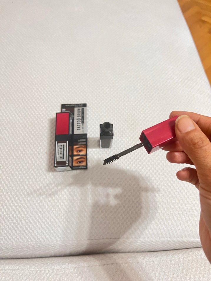 Koyu kahve kaş boyası tattoo - Görsel 3