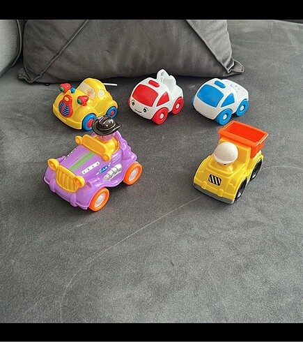 5 Adet oyuncak araba