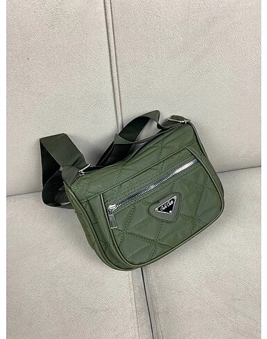  Beden yeşil Renk Yeşil kapitone 2 bölmeli çanta