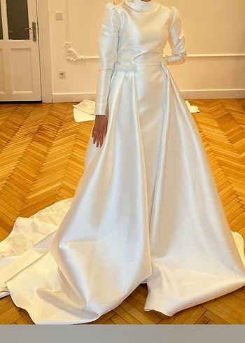 Uzun Kollu Beyaz Drape Detaylı Gelinlik - Görsel 2
