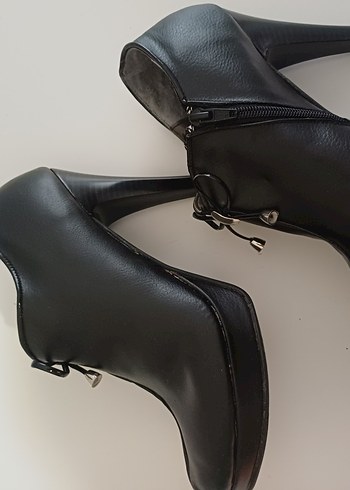 Diğer Siyah Deri Stiletto Bot