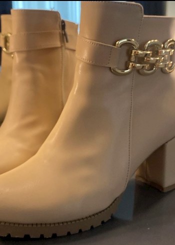 Bej Kadın Deri Tokalı Topuklu Bot - Görsel 3