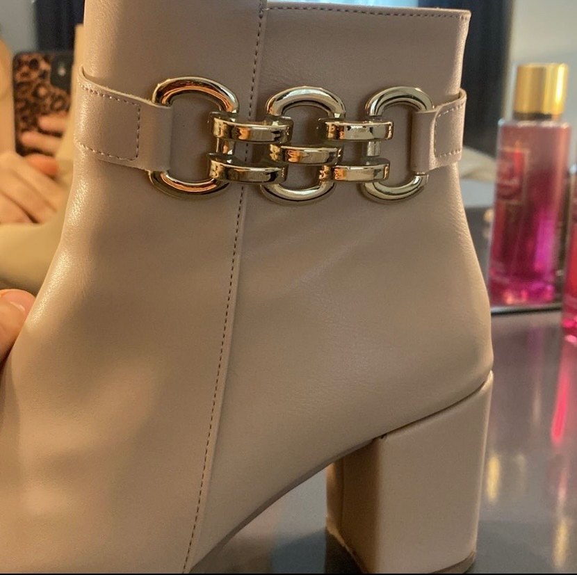 Bej Kadın Deri Tokalı Topuklu Bot - Görsel 2