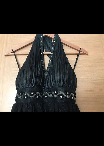 Siyah İşlemeli Uzun Halter Boyun Abiye Elbise - Görsel 2