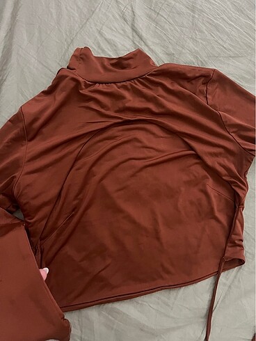 l Beden Beyyoğlu kiremit sırt dekolte crop top