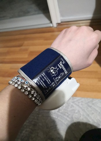 Tensoval marka bilekten tansiyon ölçüm aleti - Görsel 7