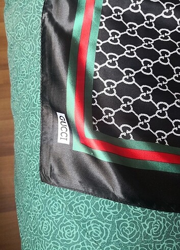 Orjinal gucci şal, başörtüsü, fular vb.