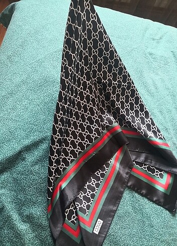 Gucci Orjinal gucci şal, başörtüsü, fular vb.