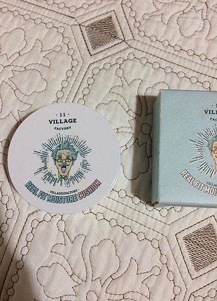 Benefit Cosmetics 11 village factory cushion fondöten