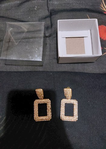Altın Renk taşlı küpe