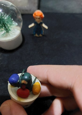 Diğer Renkli Figürlü Kar Küresi ve Mini Figürler