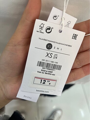 xs Beden beyaz Renk Bershka taşlı crop