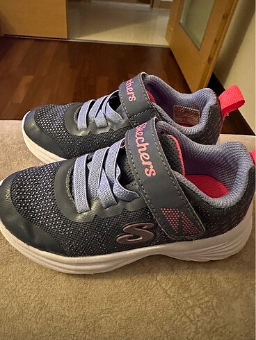 Skechers