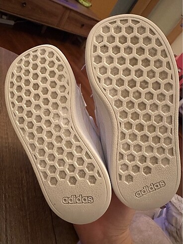 25 Beden Adidas ayakkabı