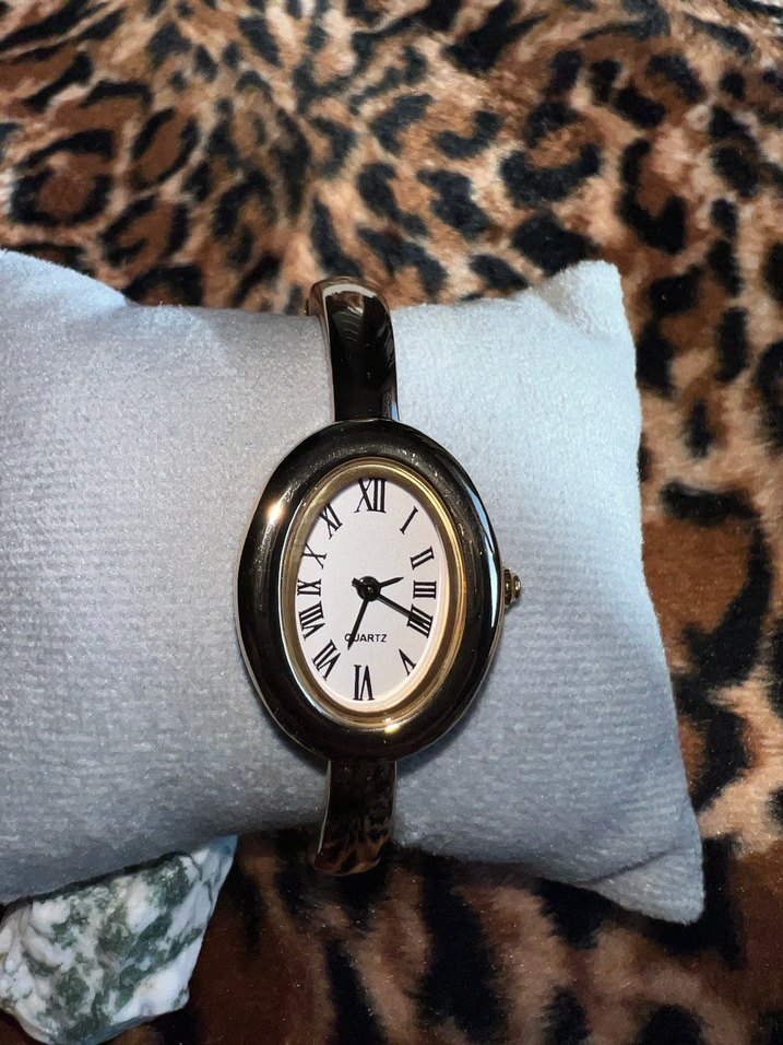 Gold Altın Renk Bilezik Model Roma Rakamlı Kadın Kol Saaati - Görsel 3