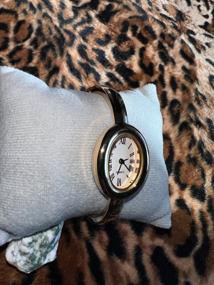 Gold Altın Renk Bilezik Model Roma Rakamlı Kadın Kol Saaati - Görsel 2