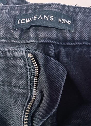 Lc Waikiki Mom jean