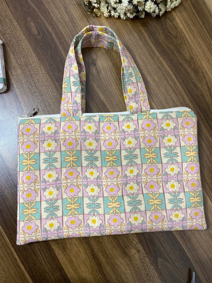 11 inç Çiçek Desenli askılı tablet Çantası - Görsel 4