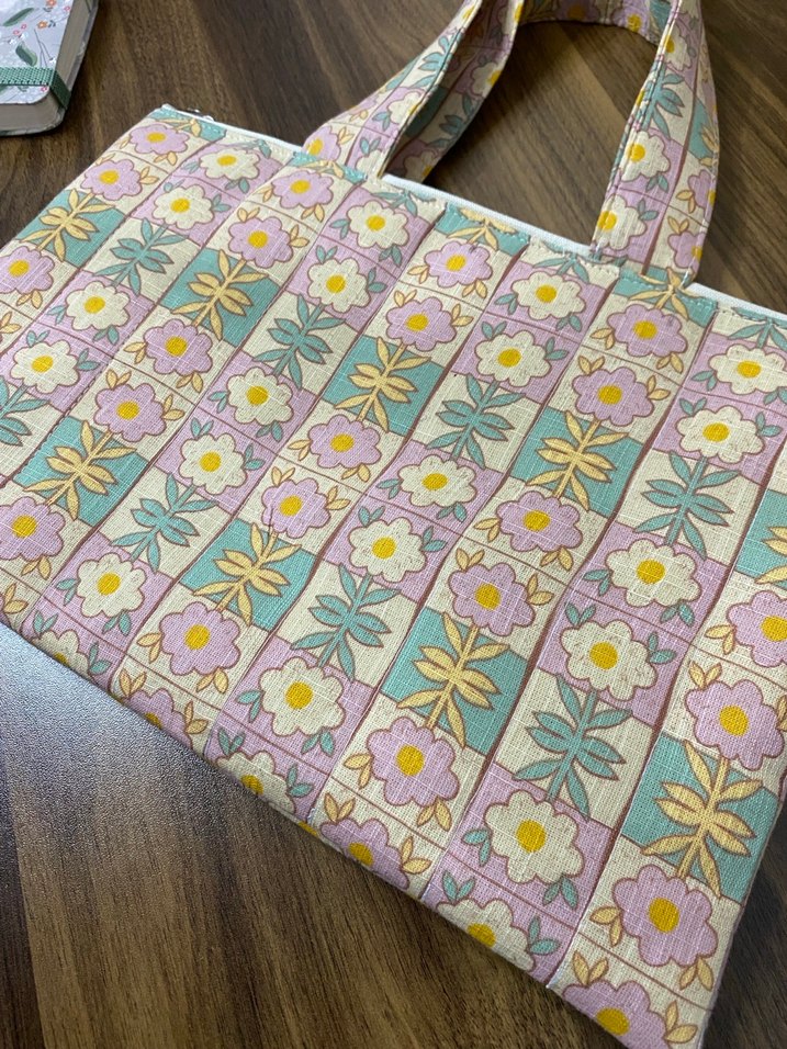 11 inç Çiçek Desenli askılı tablet Çantası - Görsel 5