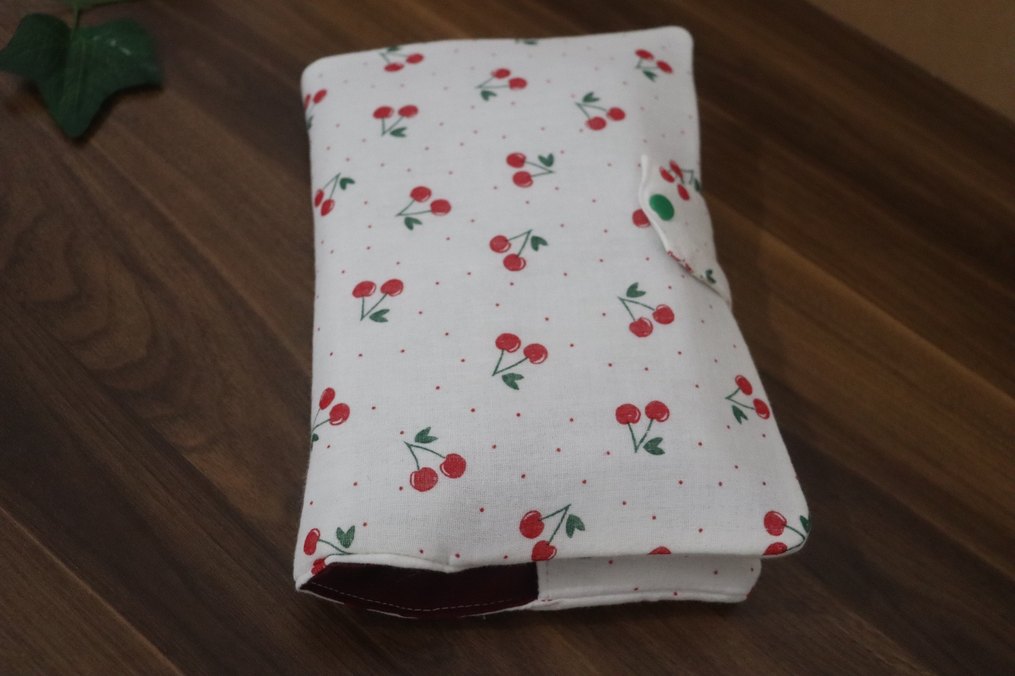 Kiraz Desenli Beyaz Kumaş Kitap Kılıf - Görsel 2