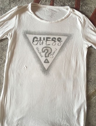 Guess tshirt
