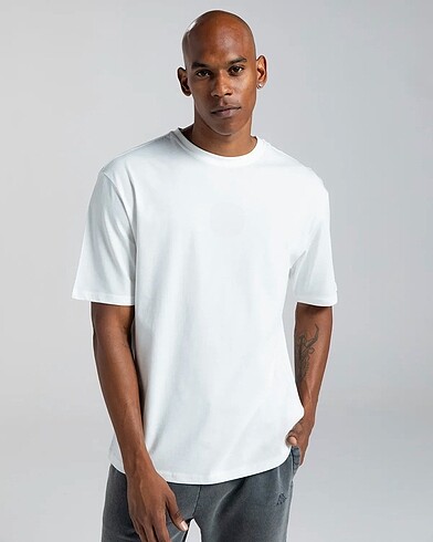 Beyaz erkek t-shirt