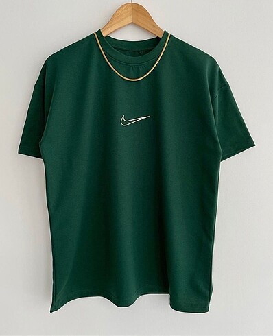 Yeşil Nike t-shirt