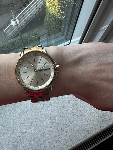 Armani Exchange Kadın Saat