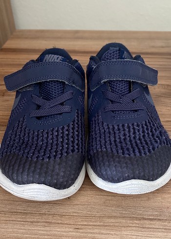 Nike Erkek Çocuk Lacivert Cırt Cırtlı Spor Ayakkabı