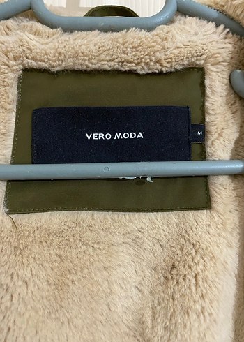 Sokak Stili Bej Kürklü Yeşil Kadın Kışlık Mont - Görsel 5