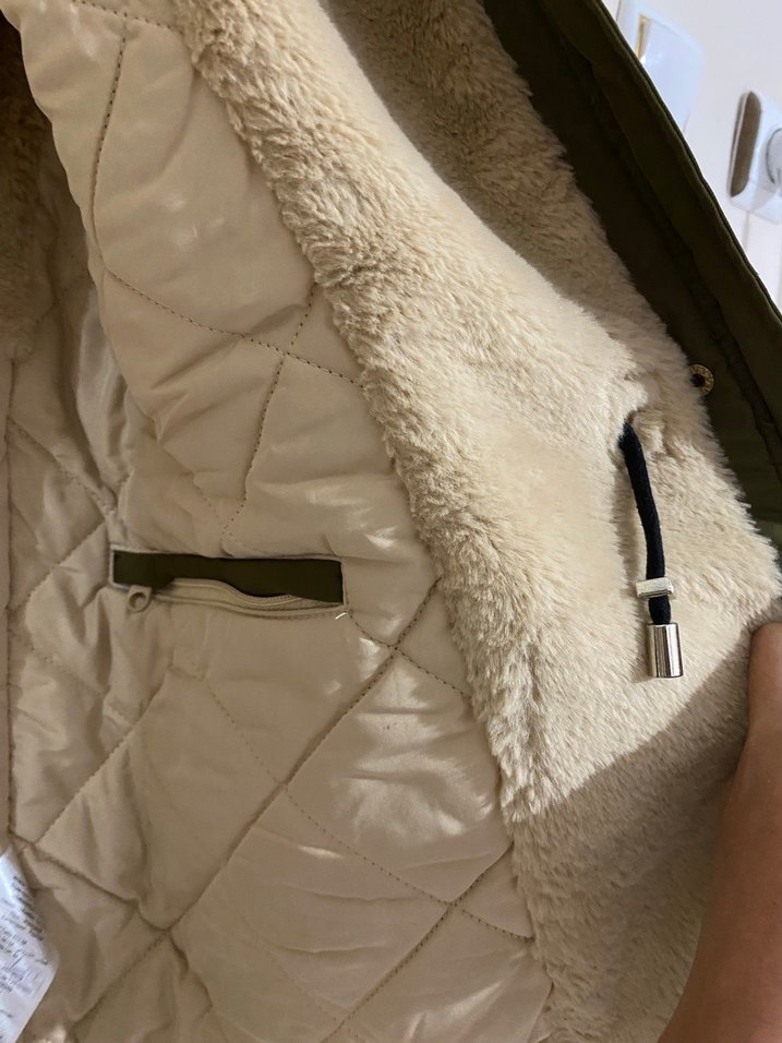 Sokak Stili Bej Kürklü Yeşil Kadın Kışlık Mont - Görsel 3