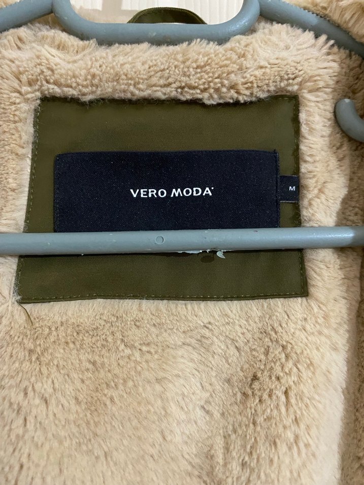 Sokak Stili Bej Kürklü Yeşil Kadın Kışlık Mont - Görsel 5