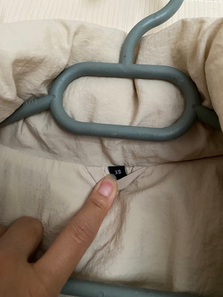 Krem renk dolgulu mont - Görsel 4