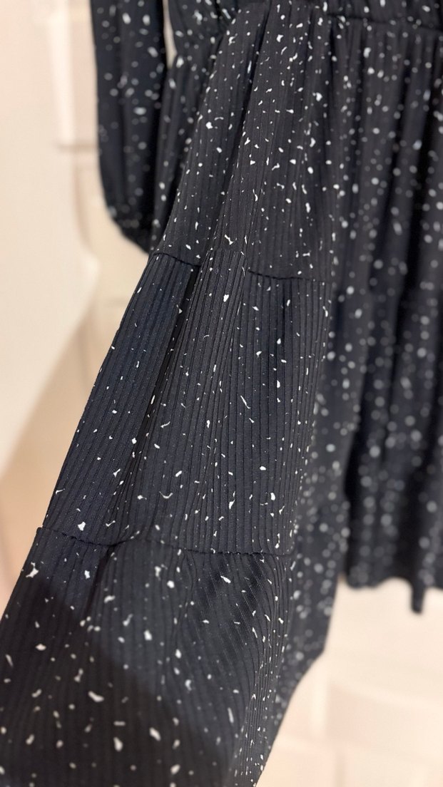 Siyah Puantiyeli Piliseli Elbise - Görsel 4