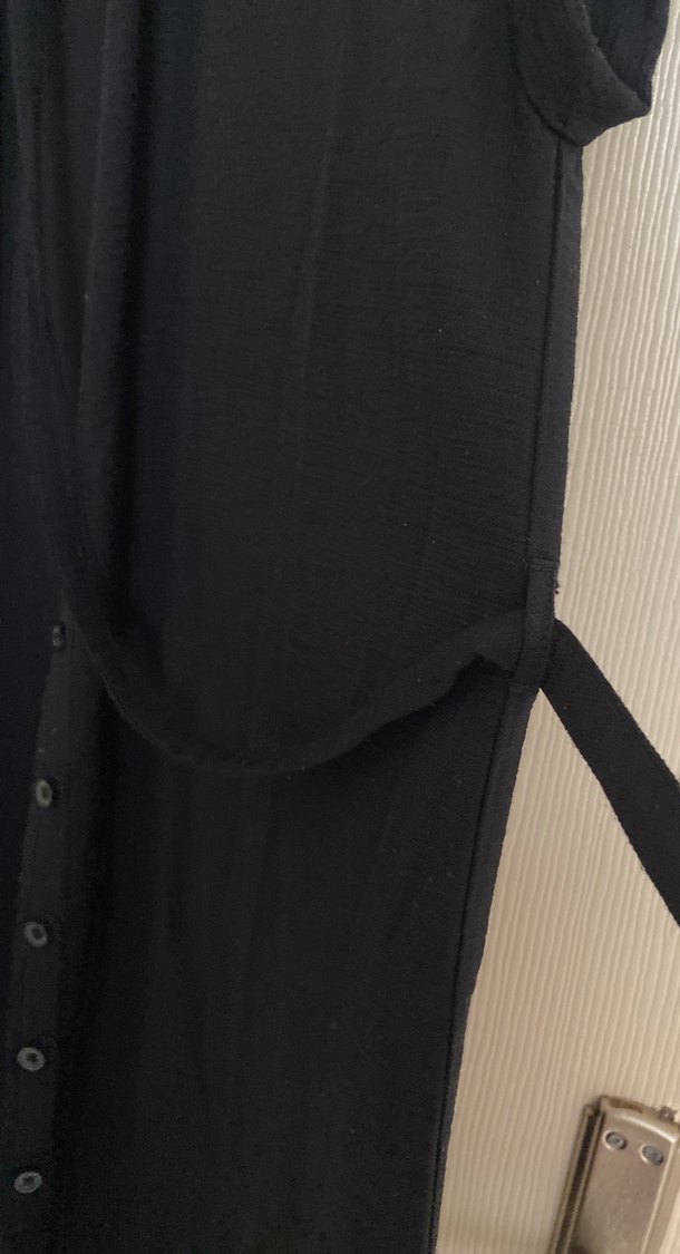 Düğmeli Siyah Uzun bağcıklı Gömlek elbise - Görsel 3