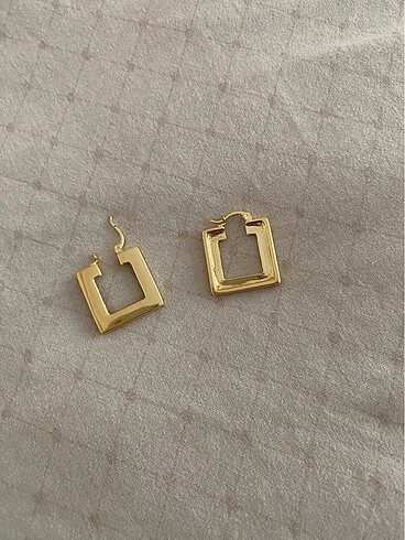 Diğer Çelik gold kare küpe