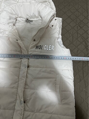 Moncler Yelek