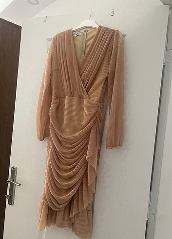 The Elsa elbise