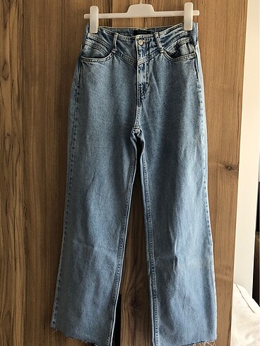 90s wide leg jeans