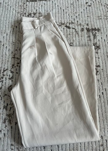 Beyaz Piliseli Rahat Keten Kadın Pantolon - Görsel 2