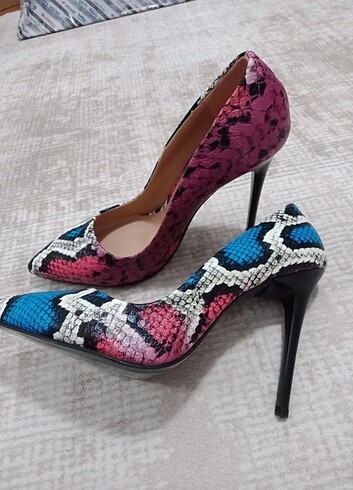 38 Beden Stiletto