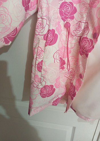 Pembe Baskılı Yağmurluk - Görsel 5