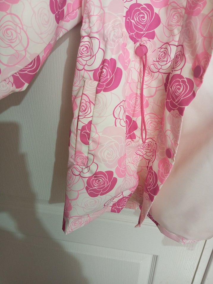 Pembe Baskılı Yağmurluk - Görsel 5