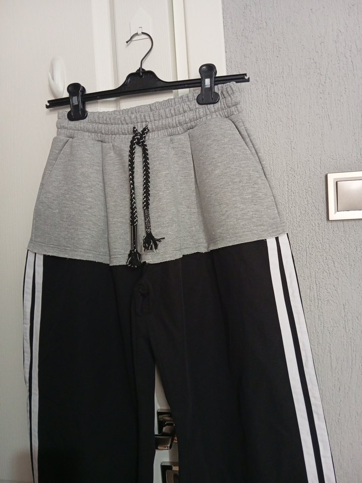 Kadın Gri Siyah Çizgili Bol Kesim Eşofman - Görsel 4