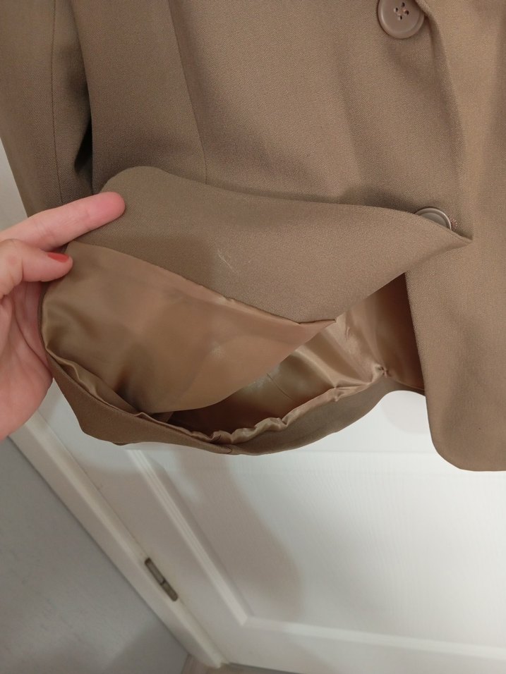 Bej Düğmeli Kadın Ceket - Görsel 5