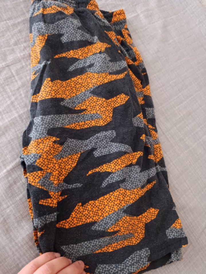 LC Waikiki Erkek Gri Yılan Desenli Midi Pijama - Görsel 4